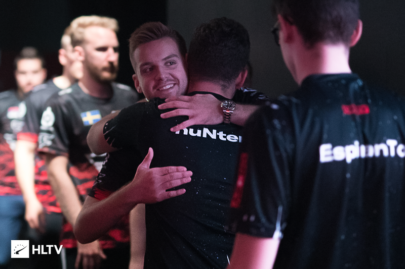 键盘冒奶？外媒排S11最强战队，LPL四队全上榜