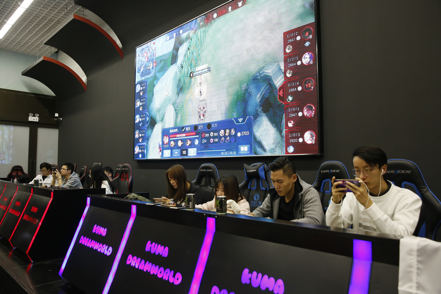 Vitality 对阵 Legacy ， Astralis 在 BLAST Bounty Fall 2025： 关闭资格赛第二轮中与 NAVI 会面