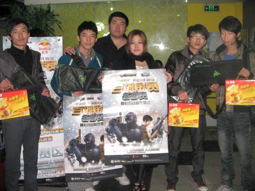 LPL美女解说鼓鼓业务水平遭质疑，微博惨遭爆破