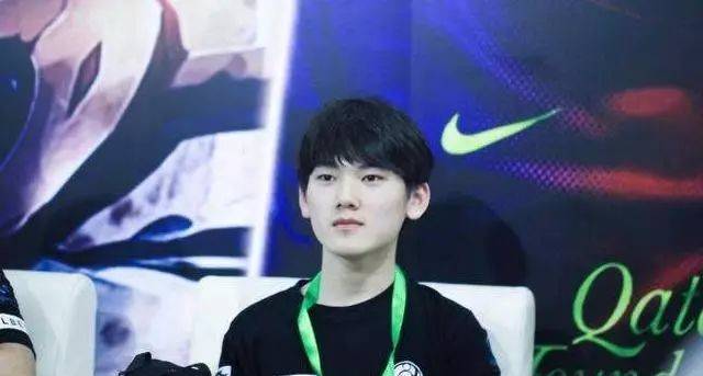 Top Esports 发布新赛季阵容：从此刻开始，闪耀在另一边，所有 Top Esports 成员已准备就绪